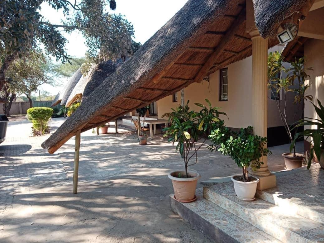 Nkanga Hotel Kasane Eksteriør billede
