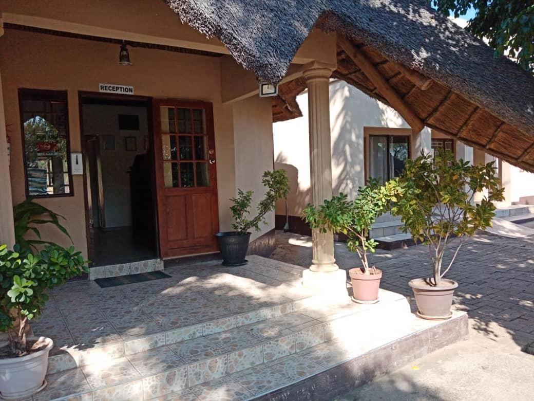 Nkanga Hotel Kasane Eksteriør billede